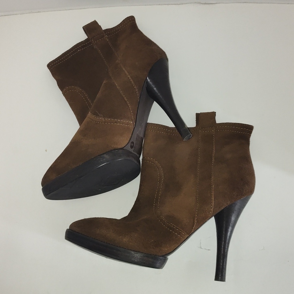 BCBG Distressed High Heel Sandra Cowboy Boots Size 9 Brown - Picture 3 of 13